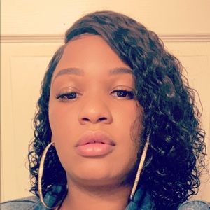 Meet your Posher, Johnetta